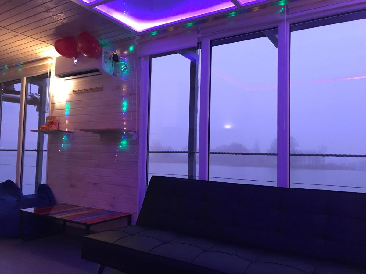 Hotel Houseboat On The Water Liepāja Exterior foto