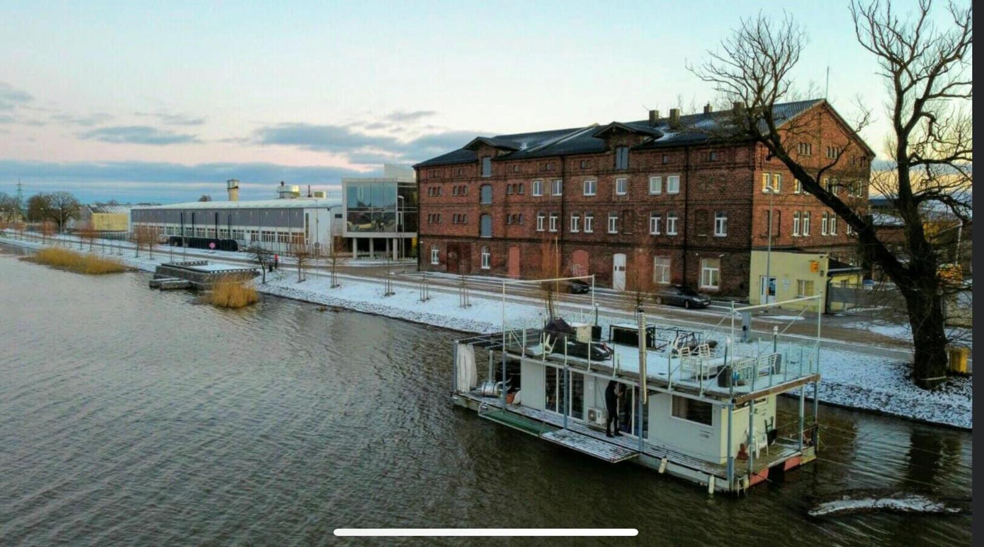 Hotel Houseboat On The Water Liepāja Exterior foto