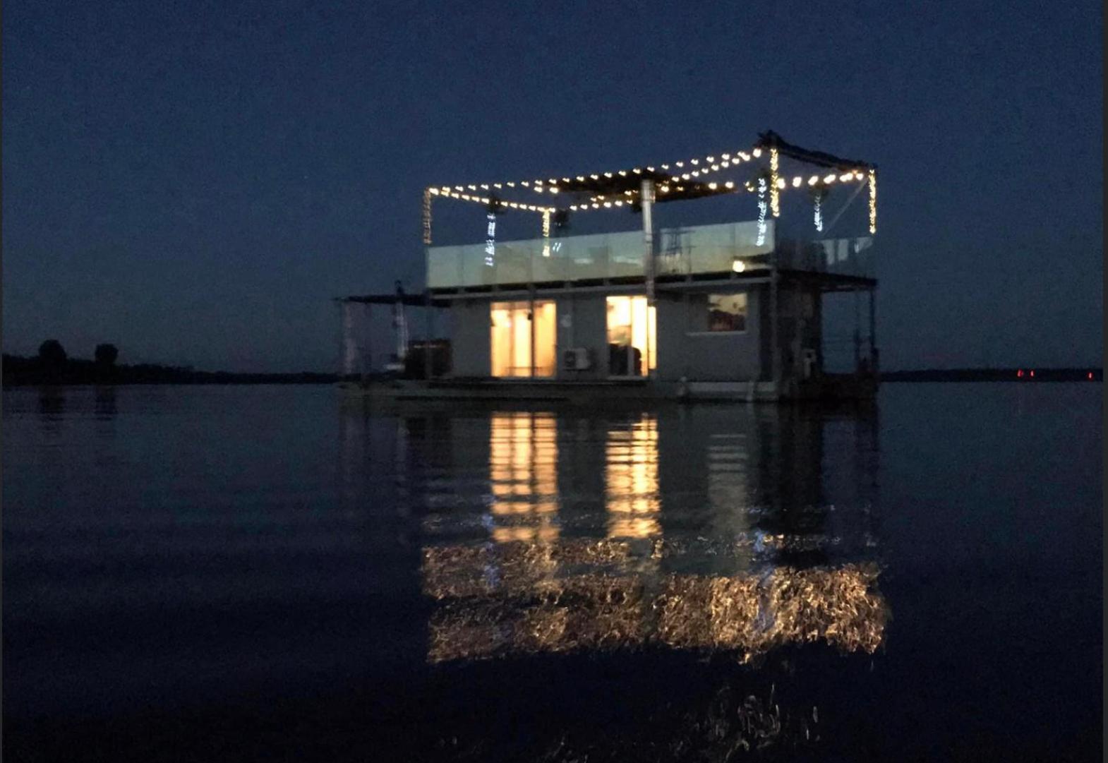 Hotel Houseboat On The Water Liepāja Exterior foto