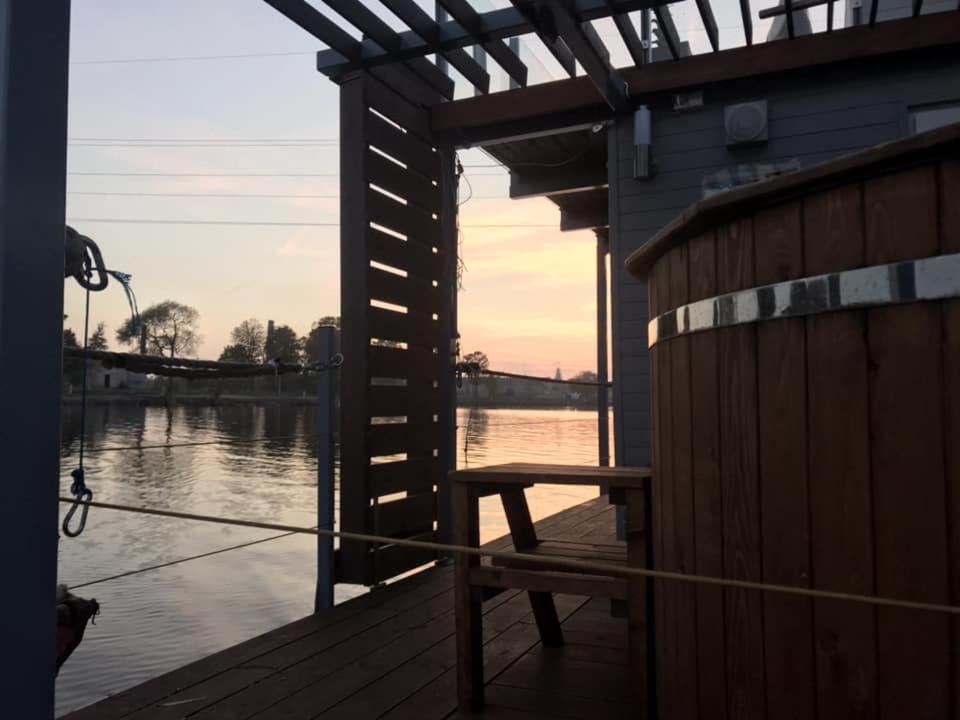 Hotel Houseboat On The Water Liepāja Exterior foto