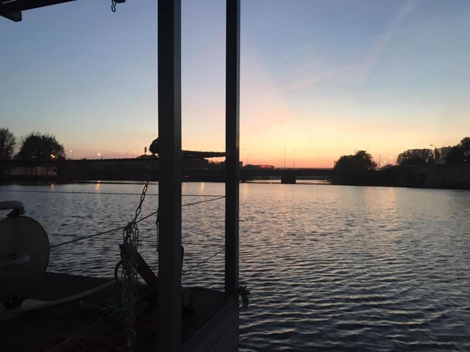 Hotel Houseboat On The Water Liepāja Exterior foto